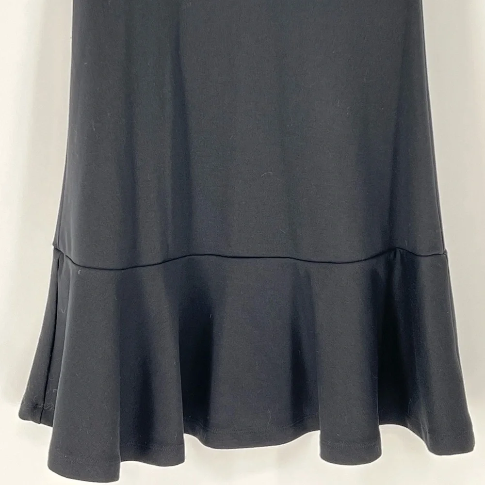 GAP LITTLE BLACK DRESS WITH‎ CAP SLEEVES AND BACK ZIPPER, CUTE AND CASUAL - Picture 3 of 10
